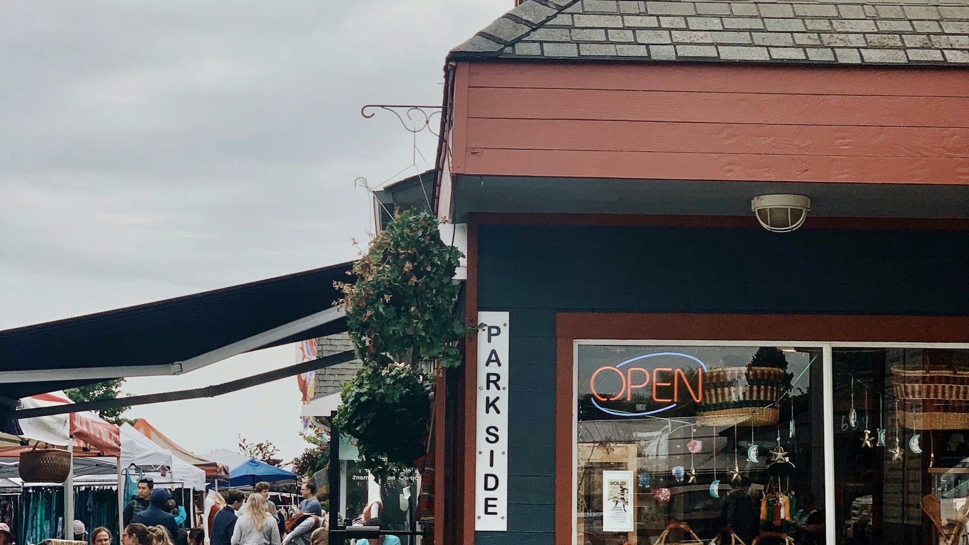 Exterior of a Canadian small business optimising for local search